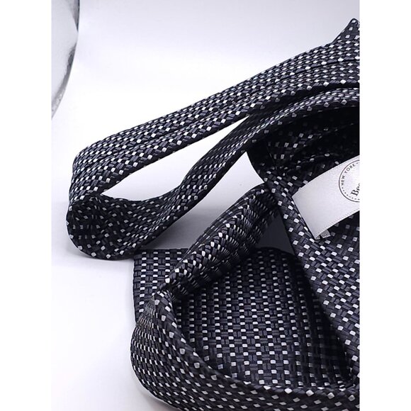 Bespoke New York Black & White Polka Dot Pattern Men's Neck Tie - Picture 7 of 13
